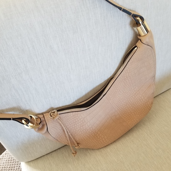 Vince Camuto Meliss Tan Color Leather Crossbody bag EUC - Picture 8 of 16
